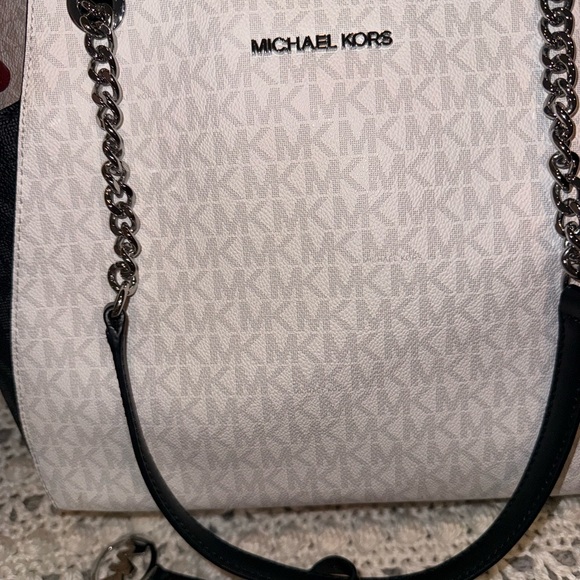 Michael Kors Monochrome Tote and Wallet Set - Picture 6 of 9